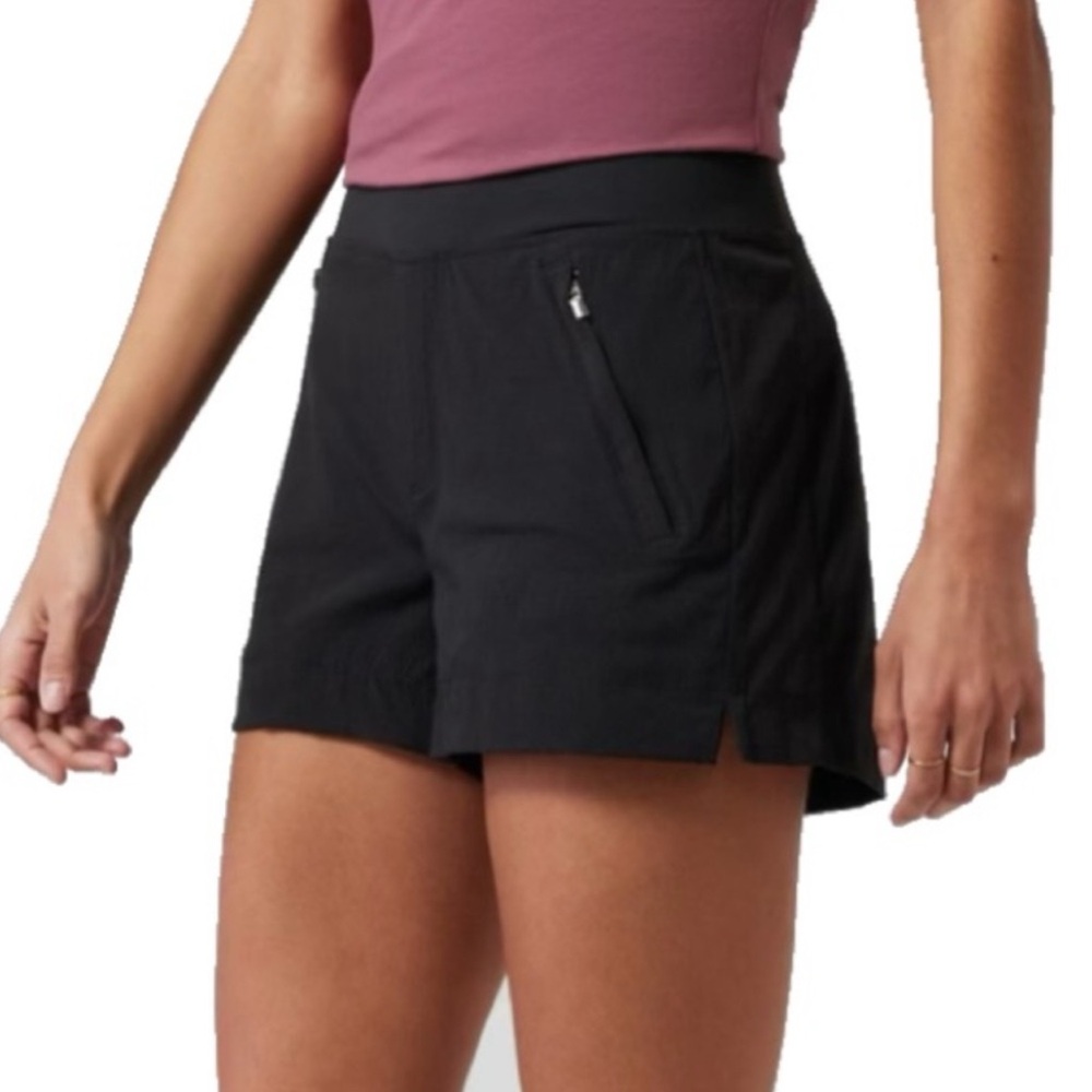 Athleta women’s black Trekkie North Short